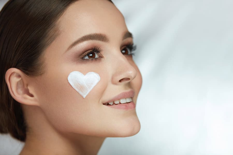 Tratamientos faciales para un rostro sano y cuidado