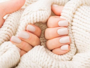 Luce unas manos y pies perfectos con la manicura y pedicura semipermanente de Anukas